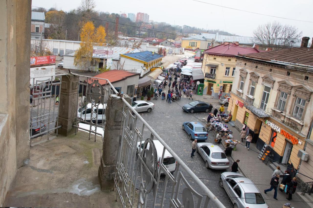 Kit Apartament Apartment Lviv Exterior photo
